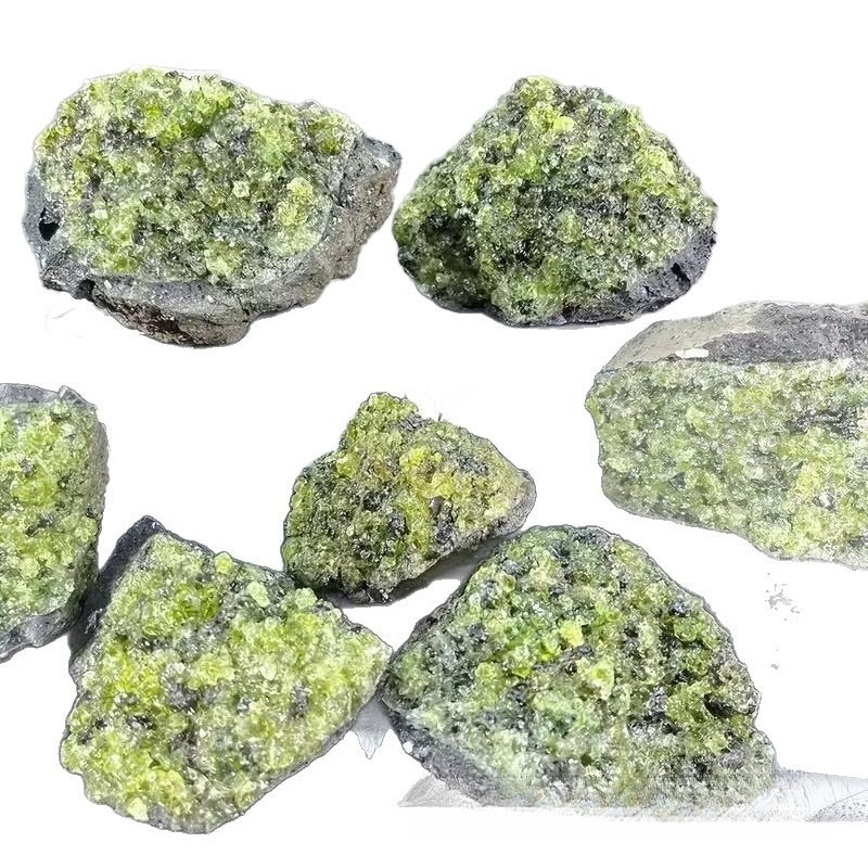 Natural Olivine Raw Stone Crystal Mineral Specimen - Aroma Diffuser Stone, Air-Purifying Decorative Mineral for Aquarium Landscaping, Zen & Decor, Natural Olivine Crystal Crystal with Mineral Inclusions (Whole Bulk)