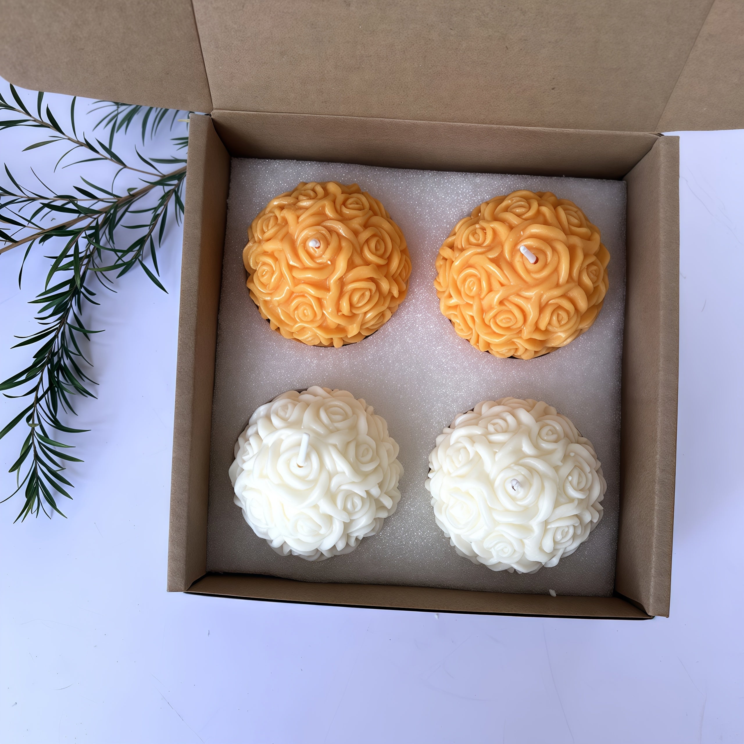 2\u002F4pcs Rose Ball Candles Made Of Yellow Beeswax, White And Yellow Mixed Gift Box, Rose Fragrance, Retro And Elegant Holiday Gift, Suitable For Home Decoration, Christmas, Halloween, Mother'S Day, Valentine'S Day, Father'S Day, Thanksgiving
